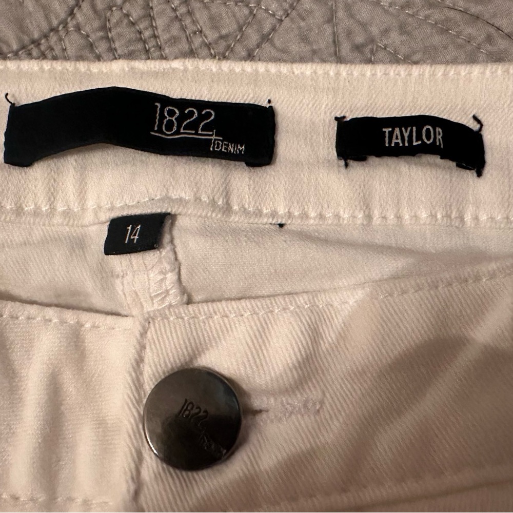 NWOT White Denim ankle cropped Capri